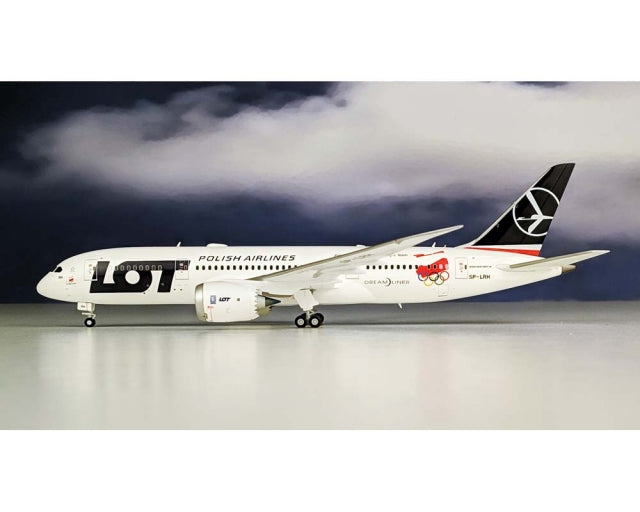 JC Wings JC2LOT081 1:200 LOT Polish Airlines Boeing 787-8 SP-LRH "Proud to Fly the Polish Olympic Team"
