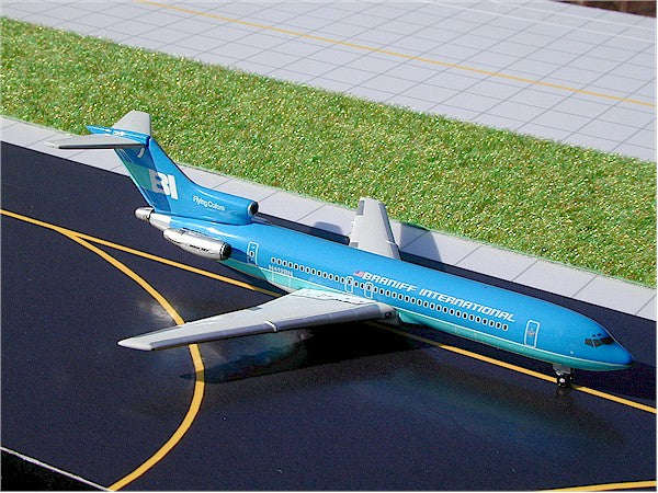 Gemini Jets GJBNF184 1:400 Braniff Boeing 727-200 N412BN
