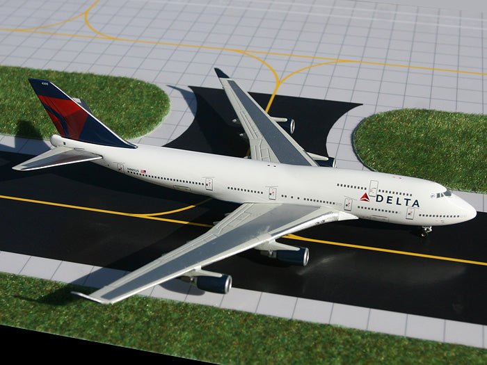 Gemini Jets GJDAL902 1:400 Delta Boeing 747-400 N665US