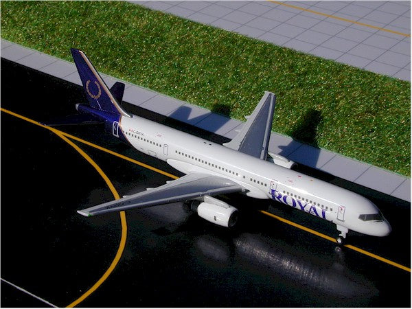 Gemini Jets GJROY140 1:400 Royal Boeing 757-200 C-GRYK