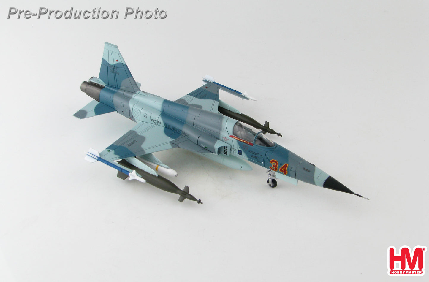+NP Hobby Master HA3337 1:72 F-5E Tiger II "Grape" 74-1534, 527th Aggressor Sqn., Alconbury AB, England 1976-1988