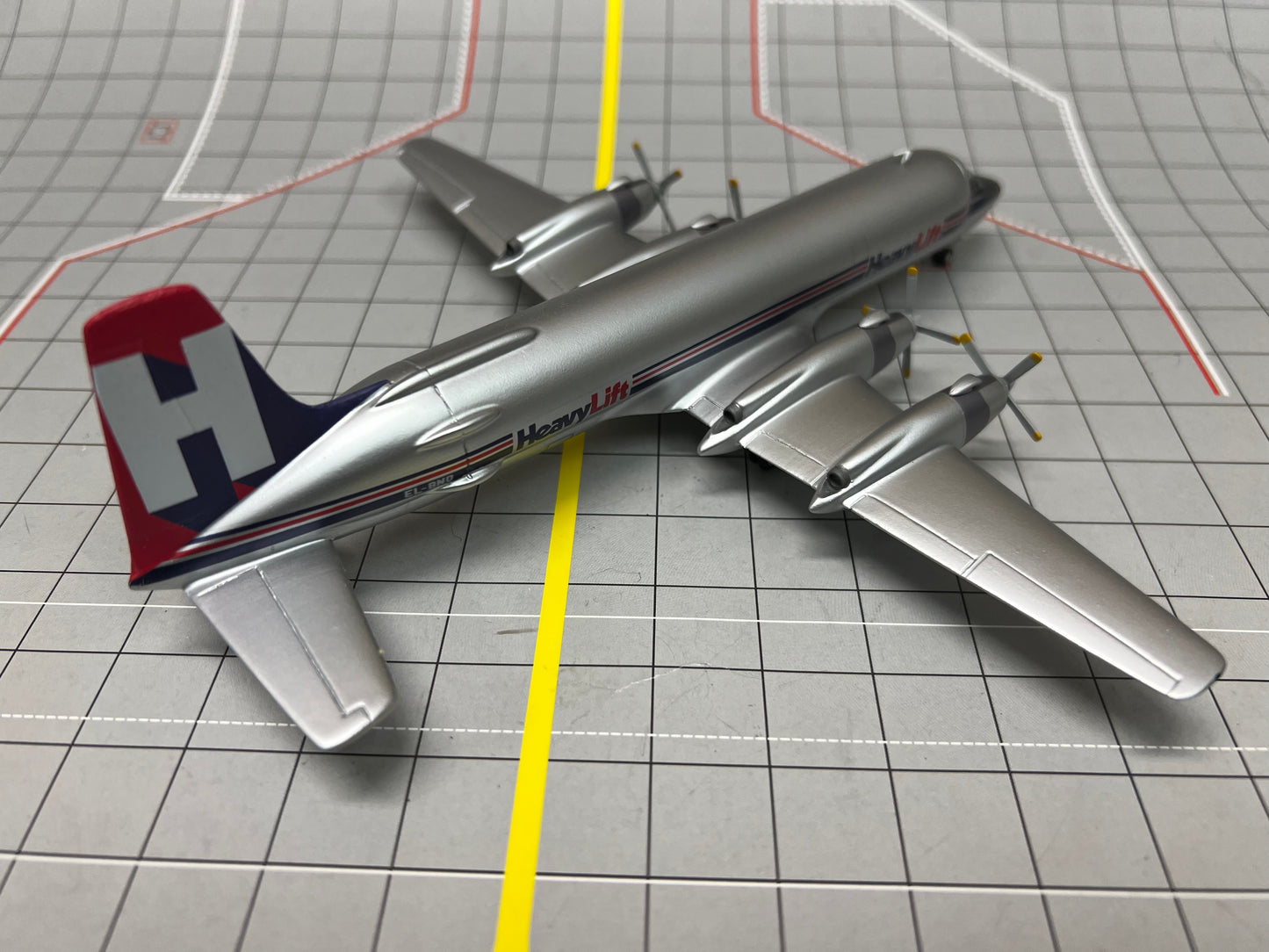 Sky Classics 1:200 Canadair CL - 44 - 0 "Heavylift"