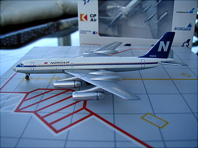 Aero Classics 1:400 Nordair CV - 990 N5615