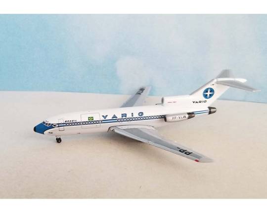 Aero Classics AC411352 1:400 Varig Boeing 727 - 100 PP - VLW