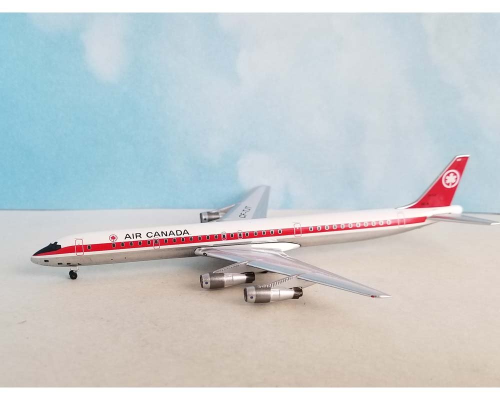 Aero Classics AC411379 1:400 Air Canada Douglas DC - 8 - 61 CF - TJT