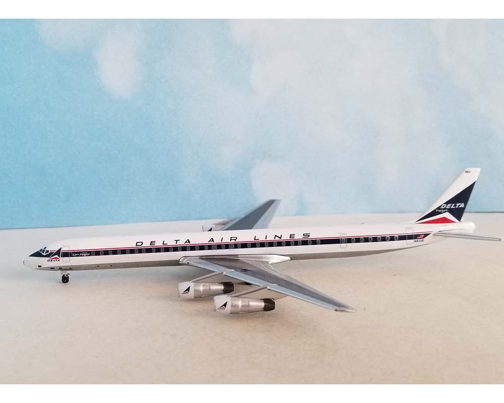 Aero Classics AC411380 1:400 Delta Air Lines Douglas DC - 8 - 61 Reg. N823E