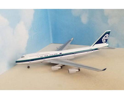Aero Classics BBX416889 1:400 Air New Zealand Boeing 747 - 400 ZK - SUH