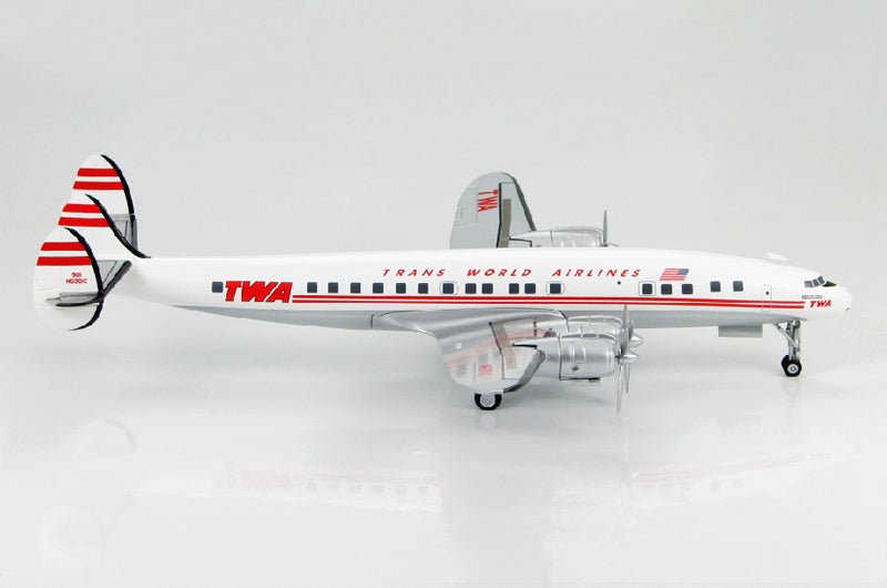 AeroClassics AC19174 1:200 TWA Lockheed L - 1049G Constellation N6937C