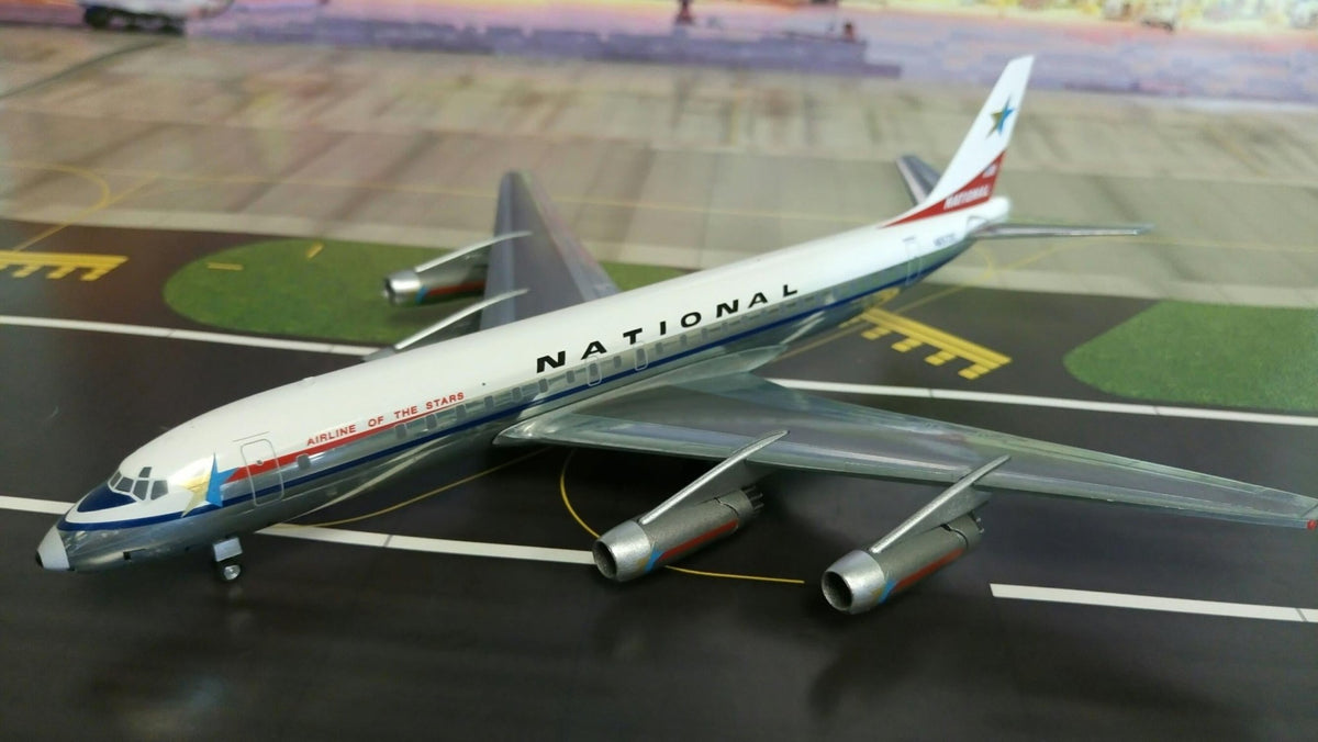 AeroClassics AC219332 1:200 National DC - 8 - 21 N6572C
