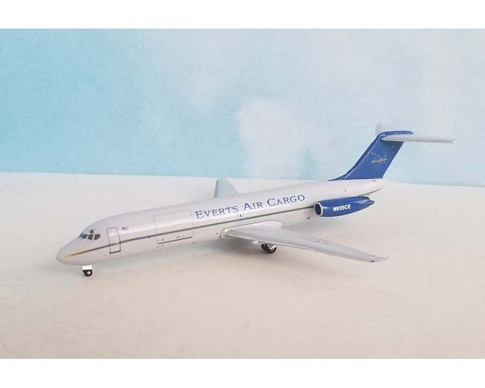 AeroClassics AC411293 1:400 Everts Air Cargo DC - 9 - 32F N935CE