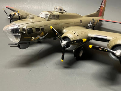 Air Force 1 AF1 - 0110DW 1:72 B - 17 Flying Fortress Man O' War, 323RD BS, 91ST BG, 8TH AF