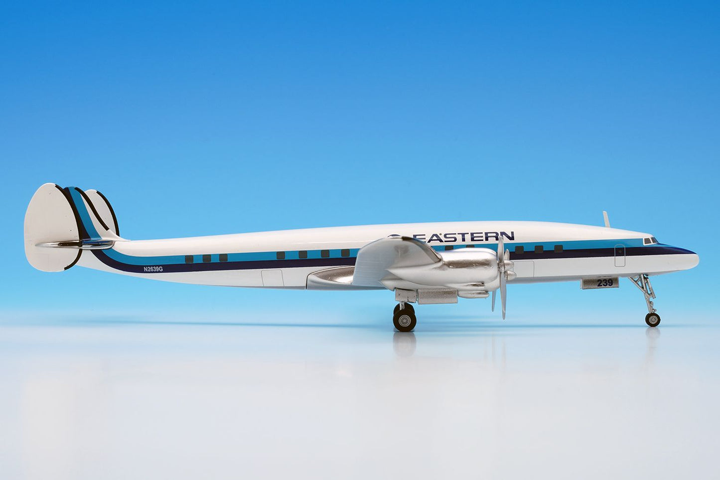 Aviation Classics AVC0003 1:200 Eastern Airlines "Hockey Stick" L - 1049 Super Constellation