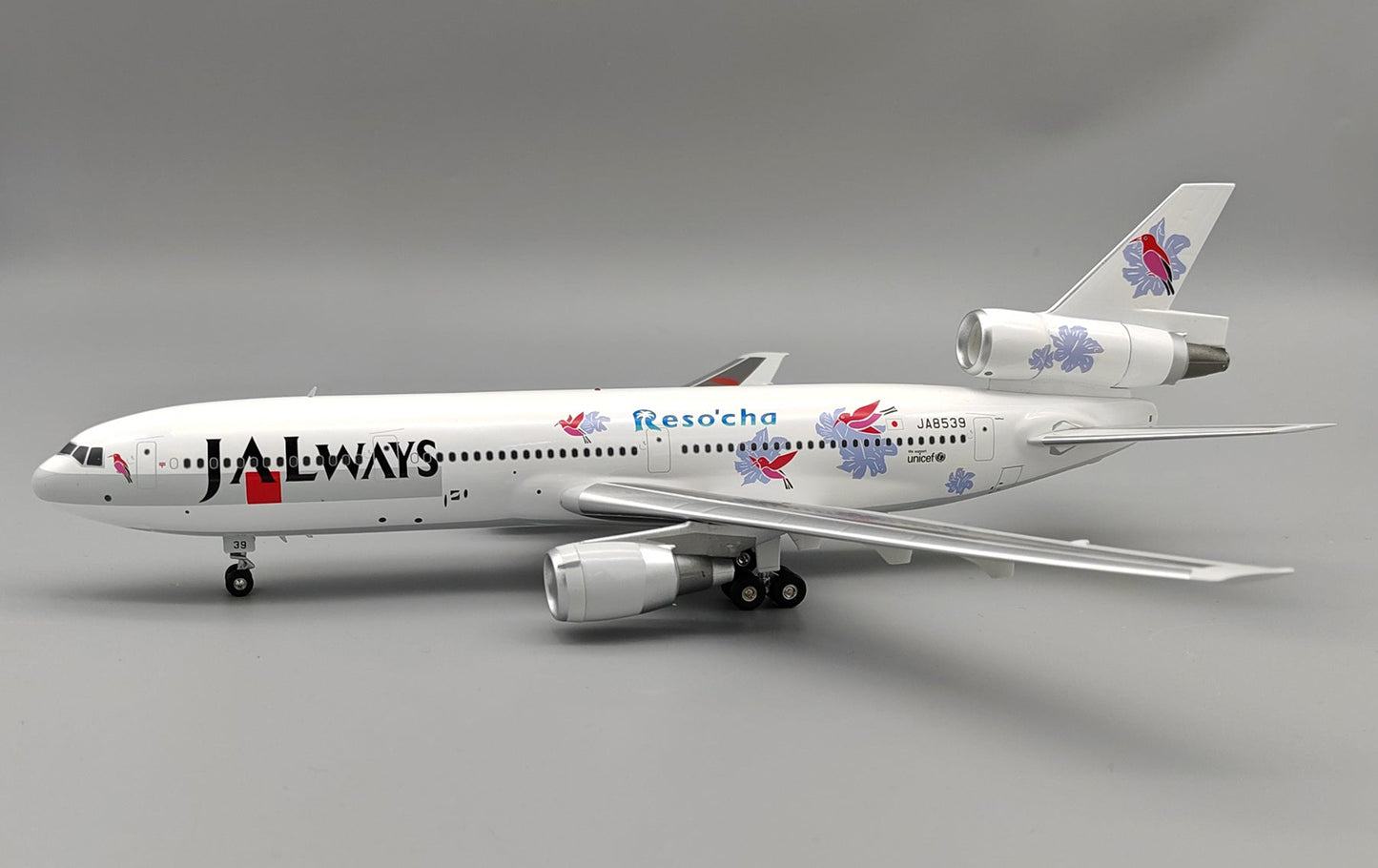 B - Models B - 104 - IAW - 547 1:200 JALways Reso`cha McDonnell Douglas DC - 10 - 40I JA8547