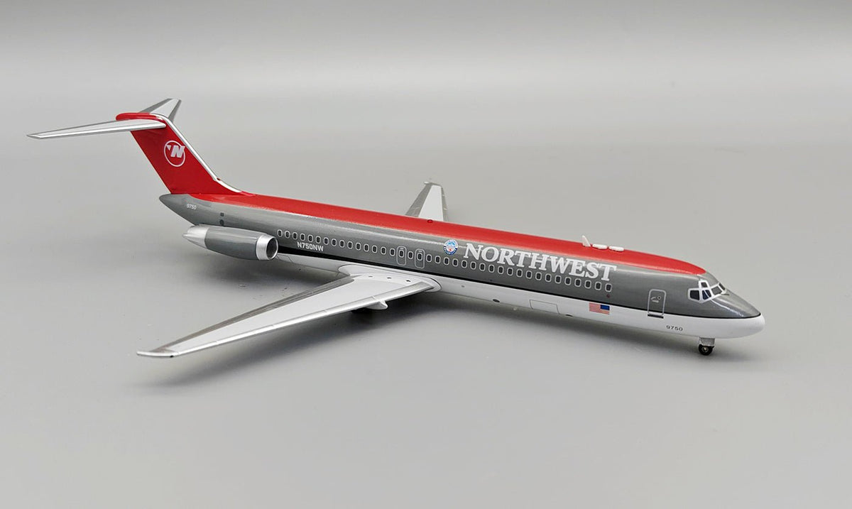 B - Models B - 941 - NW - 750 1:200 Northwest Airlines McDonnell Douglas DC - 9 - 41 N750NW