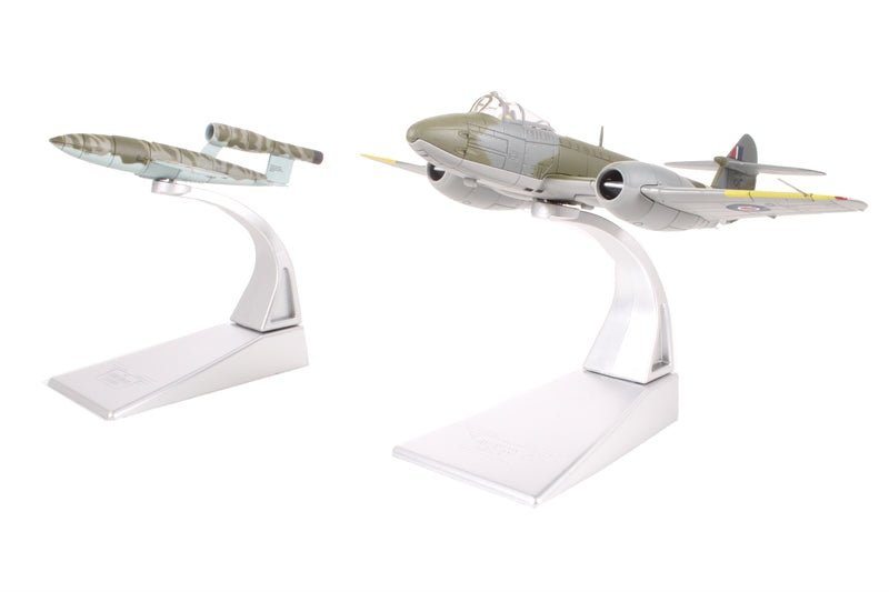 Corgi AA27403 1:72 Gloster Meteor F.1 RAF No.616 Sqn, EE216 + V - 1 Doodlebug