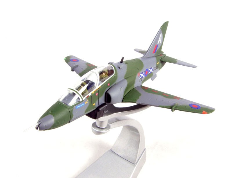 Corgi AA36005 1:72 BAe Hawk T.Mk 1A No. 151 Sqn, 2 TWU, RAF Chivenor, Devon 1984
