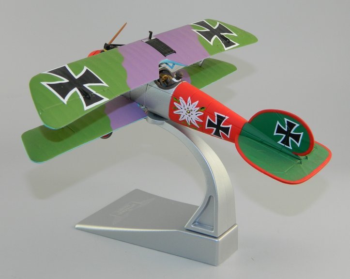 Corgi AA37804 1:48 Albatros DV Uffz Paul Baeumer