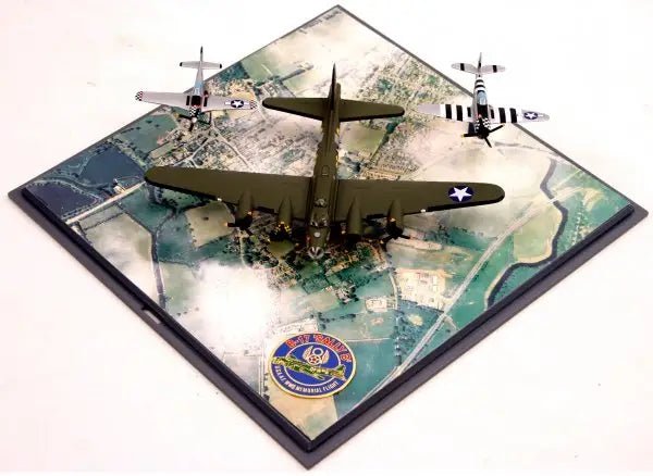 Corgi AA49502 1:144 B - 17 Sally B, P - 51 Big Beautiful Doll, P - 47 Thunderbolt Set