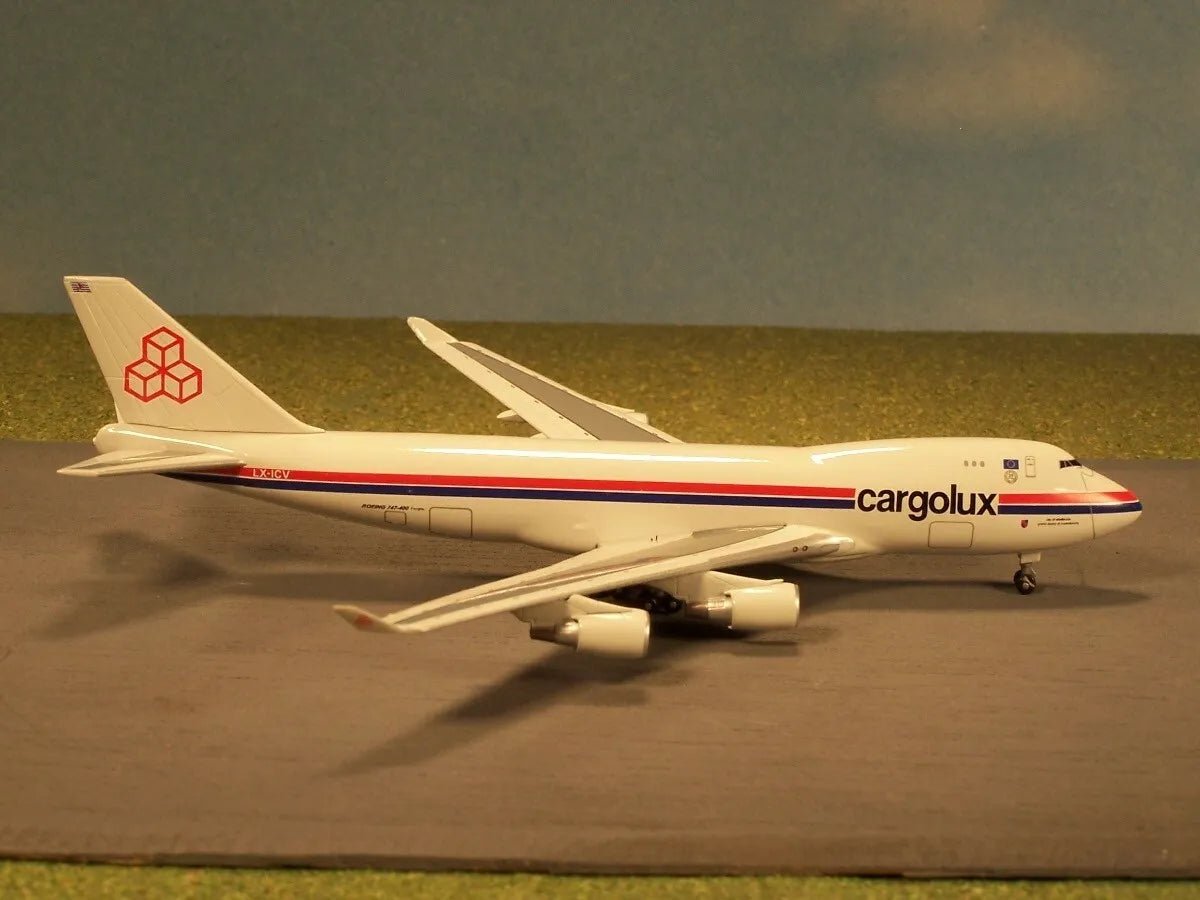 Dragon Models 55072 1:400 Cargolux Boeing 747 - 200 LX - ICV