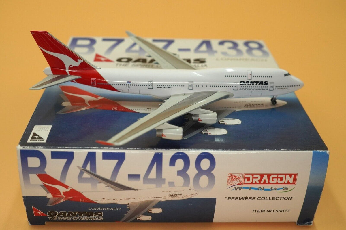 Dragon Models 55077 1:400 Qantas Boeing 747 - 400 VH - OJA