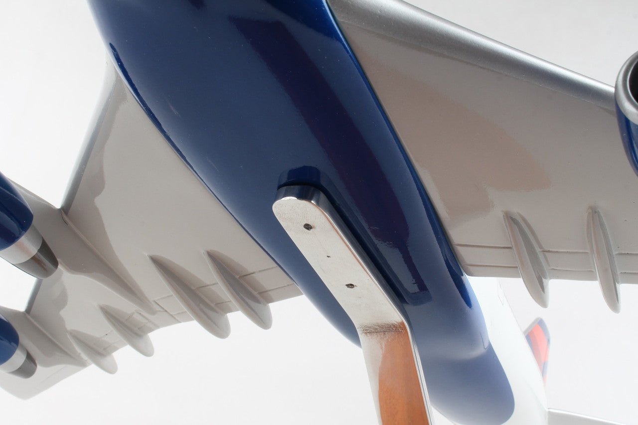 Executive Series G40210 1:100 Boeing 747 - 400 Delta Airlines