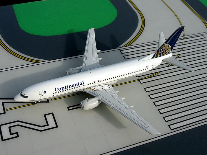 Gemini Jets AJCOA012 1:250 Continental Airlines Boeing 737 - 800 N12216