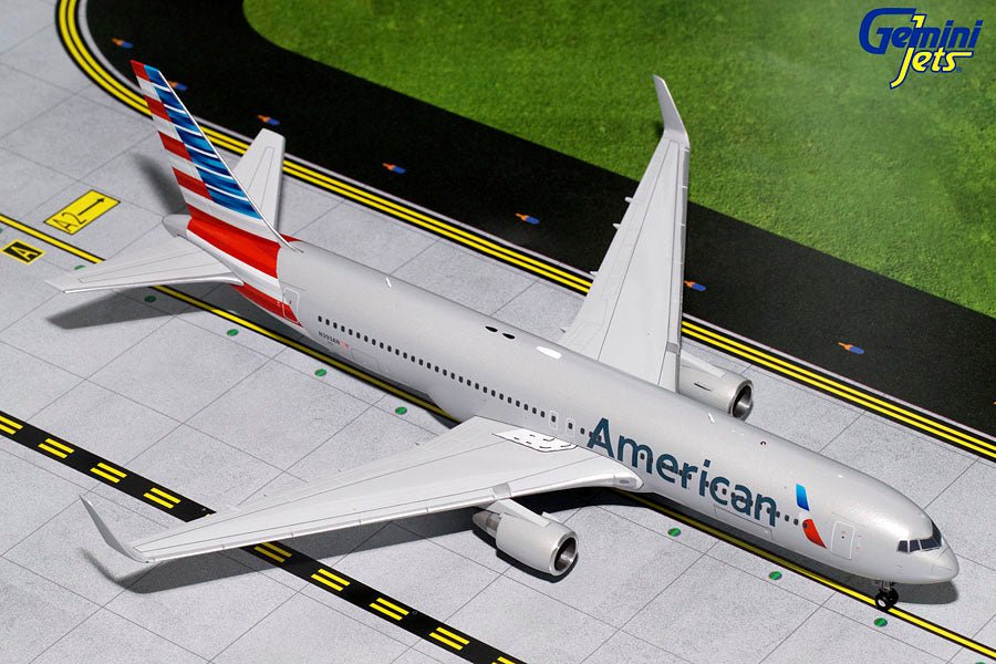 Gemini Jets G2AAL631 1:200 American Airlines Boeing 767 - 300ER