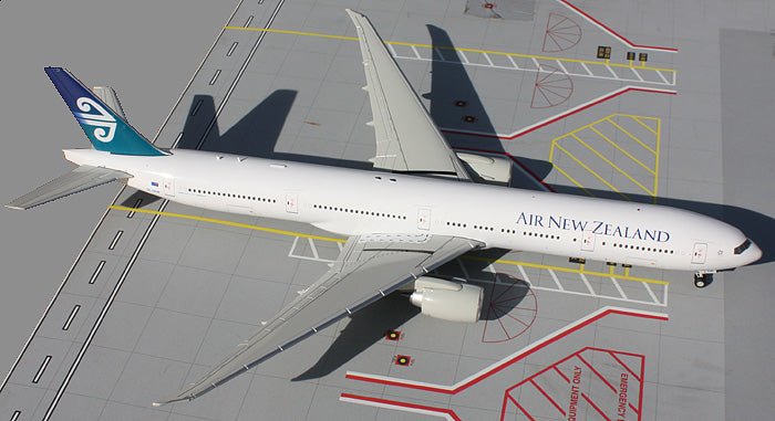 Gemini Jets G2ANZ258 1:200 Air New Zealand Boeing 777 - 300ER ZK - OKM