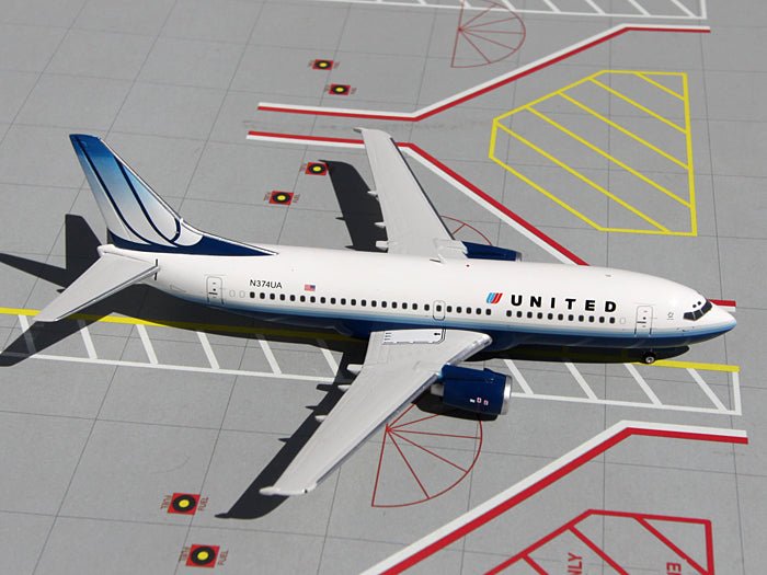 Gemini Jets G2UAL194 1:200 United Airlines Boeing 737 - 300 N374UA