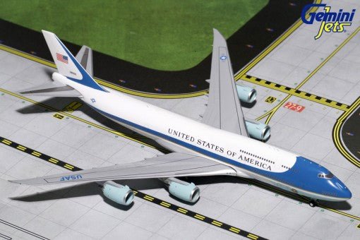 Gemini Jets GJAFO1666 1:400 USAF Boeing 747 - 8i "Air Force One"