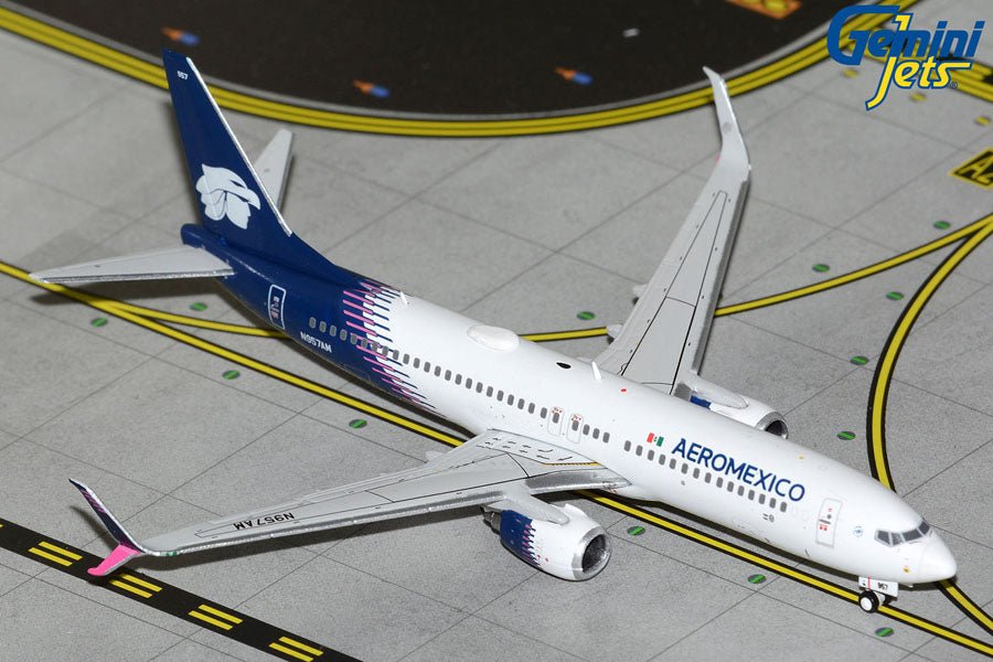 Gemini Jets GJAMX2321 1:400 Aeromexico B737 - 800 N957AM New Livery