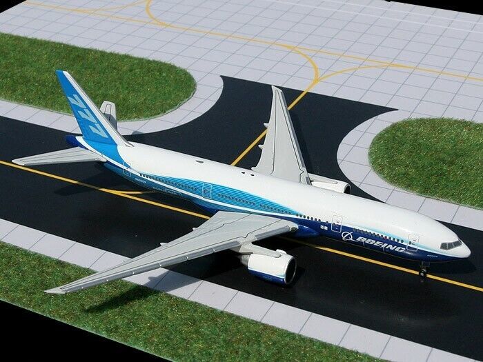 Gemini Jets GJBOE614 1:400 House Colors Boeing 777 - 200LR