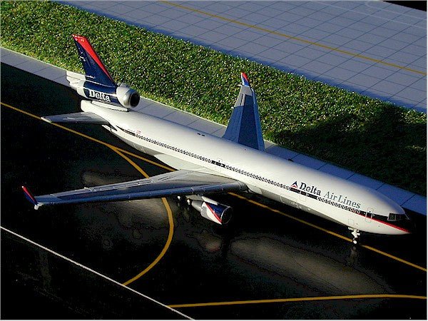 Gemini Jets GJDAL168 1:400 Delta MD - 11 N812DE (Box has minor shelf wear)