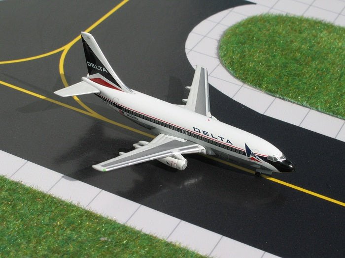 Gemini Jets GJDAL170 1:400 Delta Boeing 737-200 N331DL