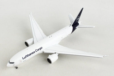 Gemini Jets GJDLH2126F 1:400 Lufthansa Boeing 777F D - ALFA (Flaps Down)