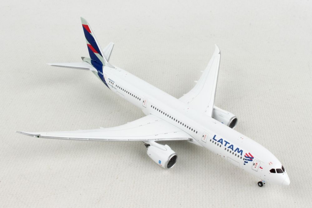Gemini Jets GJLAN2079 1:400 Latam 787 - 9 CC - BGM