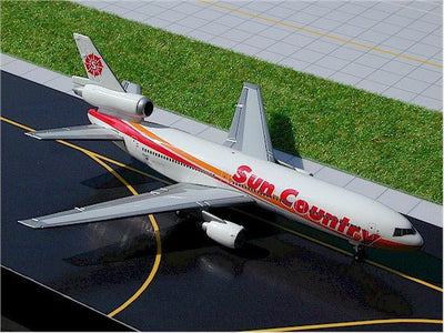 Gemini Jets GJSCX240 1:400 Sun Country McDonnell Douglas DC-10-15 N154SY