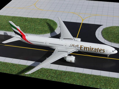 Gemini Jets GJUAE1018 1:400 Emirates Boeing 777 - 300ER A6 - ECI