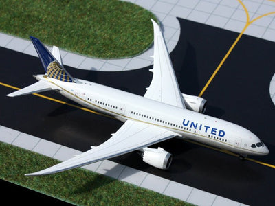 Gemini Jets GJUAL1384 1:400 United Airlines Boeing 787-8 N27901