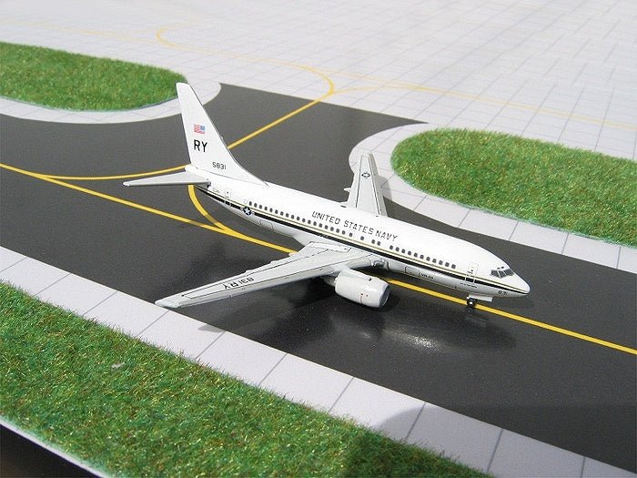 Gemini Jets GJUSN295 1:400 US Navy Boeing C - 40