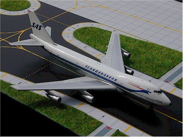 Gemini Jets GLSAS179 1:400 SAS Boeing 747 - 200 N4501Q