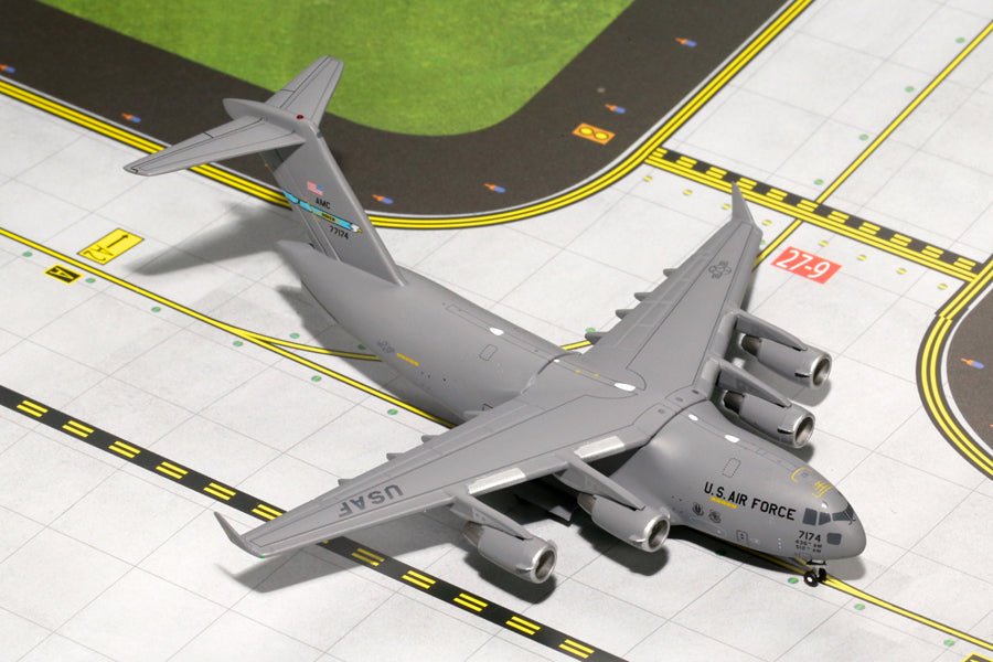 Gemini Jets GMUSA067 1:400 USAF C - 17 Globemaster III Dover