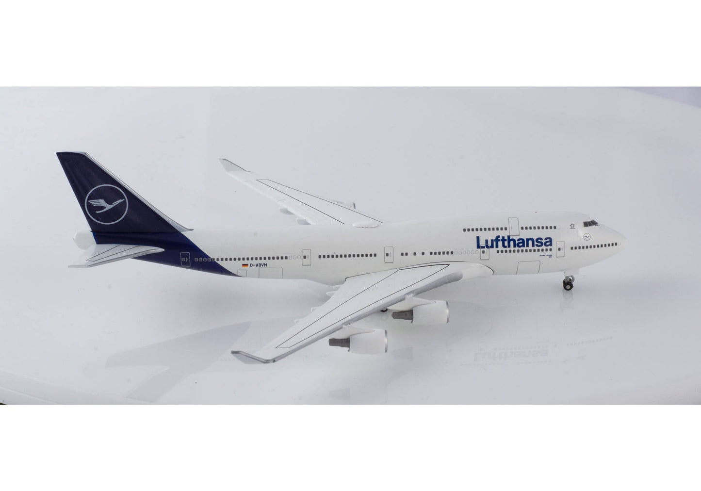 Herpa Wings 532761 1:500 Lufthansa Boeing 747 - 400 D - ABVM