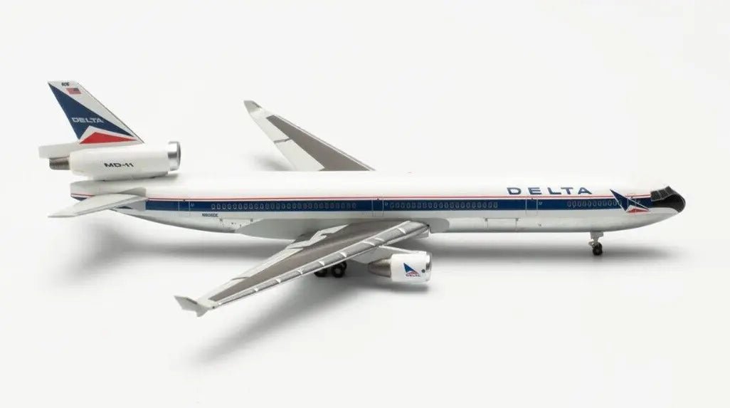 Herpa Wings 537070 1:500 Delta McDonnell Douglas MD - 11 N806DE