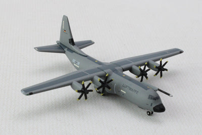 Herpa Wings 537438 1:500 Luftwaffe (Germany) C-130-J-30 BINATIONAL AT SQUADRON