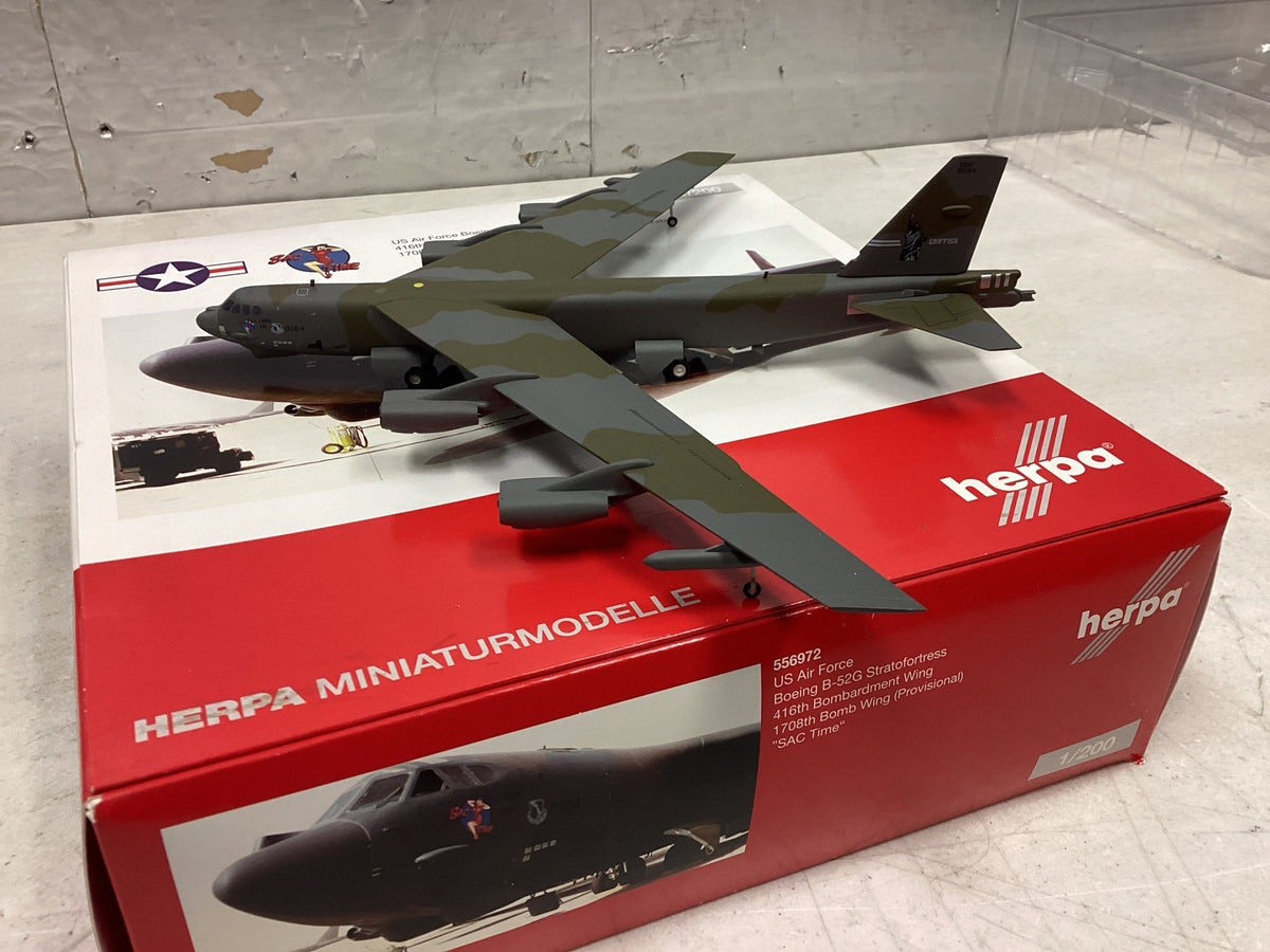 Herpa Wings 556972 1:200 USAF B - 52G 58 - 0164, "SAC Time" 416th Bombardment Wing, 1708th BW (Provisional), Jeddah, Saudia Arabia