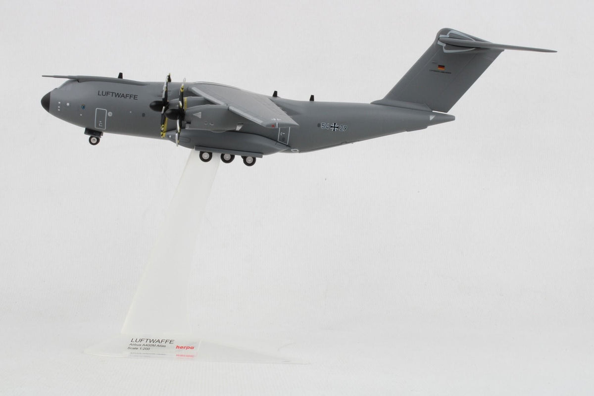 Herpa Wings 557207 - 004 1:200 Luftwaffe Airbus A400M Atlas - LTG 62 / Air Transport Wing 62, Wunstorf AB