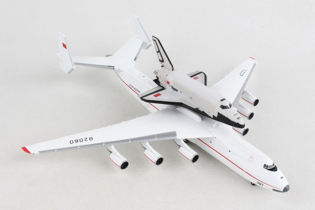 Herpa Wings 562812 1:400 Antonov AN - 225 with Buran Space Orbiter