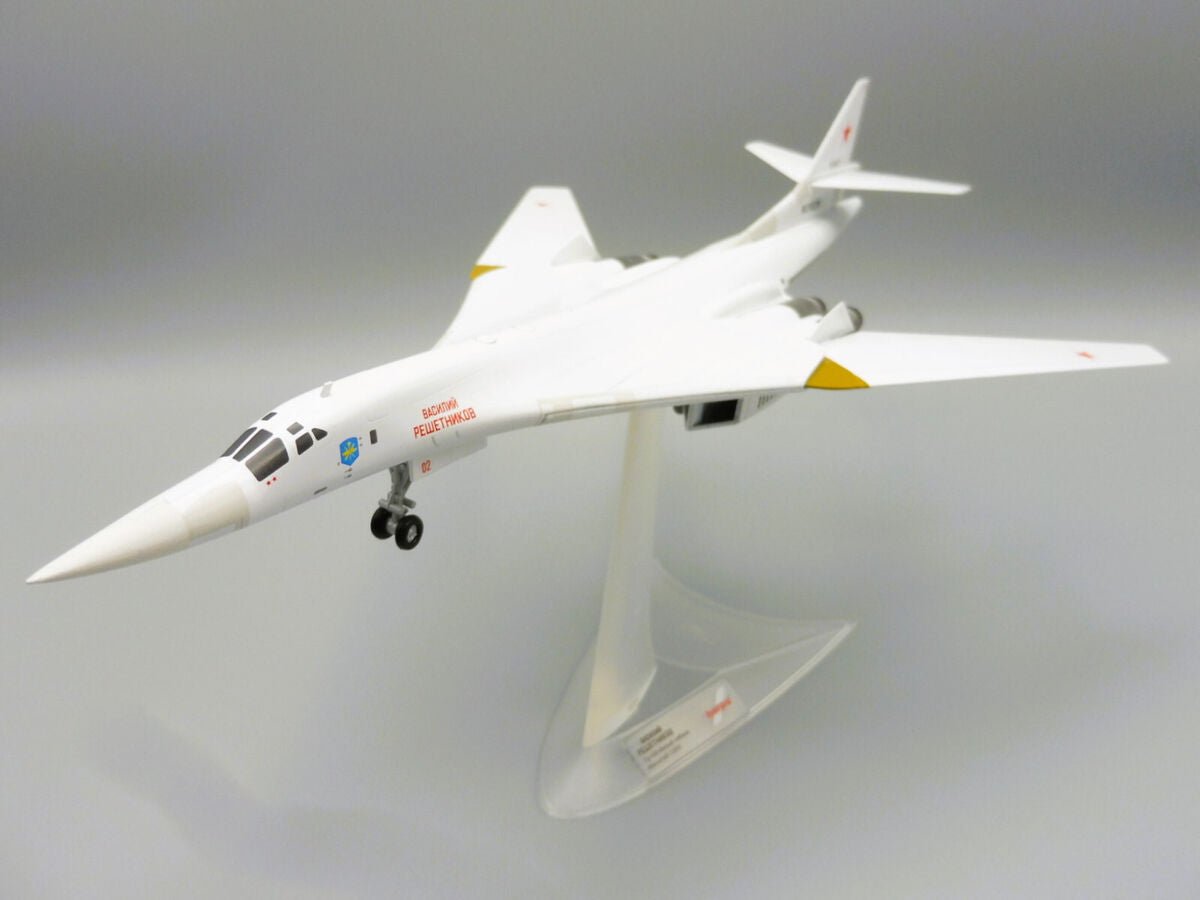 Herpa Wings 572118 1:200 Russian Air Force TU - 160