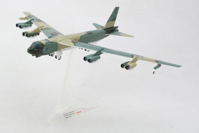 Herpa Wings 572767 1:200 USAF B - 52G 596th Bomber Squadron, 2nd Bomb Wing, Barksdale AFB "Operation Secret Squirrel"
